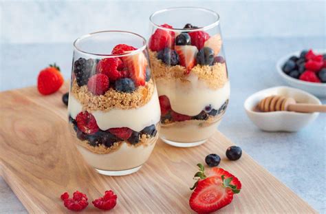 These recipes require just 15 minutes or less of your time, so you can easily eat a healthy and nutritious breakfast on hectic days. Berry Cheesecake Parfaits — I Heart Macros in 2021 | Dark chocolate recipes desserts, Desserts, Food