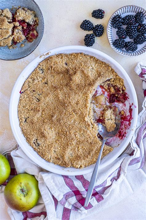Easy Apple And Blackberry Crumble Easy Peasy Foodie