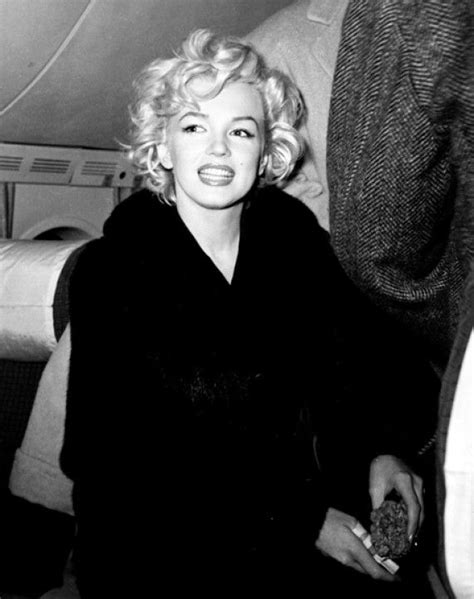 pre fame marilyn monroe is barely recognizable in rare photo huffpost uk rare marilyn monroe