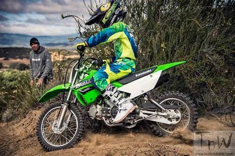 The review of new 2018 klx110 kawasaki dirt bike with its price and specifications are given below. Kawasaki KLX 110, off-road bike for kids launched @ INR 2 ...