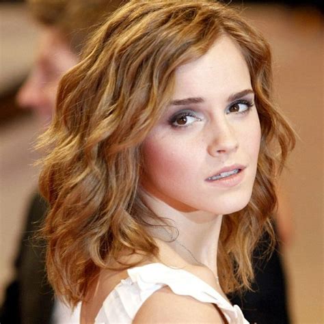 Emma Watson Makeup Nude And Clean Look Look In The Mirror