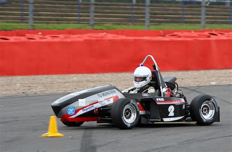 Formula student — die formula sae ist ein internationaler konstruktionswettbewerb, bei dem studententeams aus der ganzen welt mit selbst konstruierten und gefertigten rennwagen. Formula Student Saturday roundup - Racecar Engineering