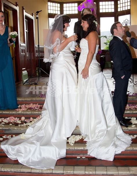ニュージーランドで同性婚認める改正法が発効、結婚式ラッシュ 写真13枚 国際ニュース：afpbb News