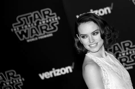 star wars the force awakens los angeles premiere december 14 2015 daisy ridley photo