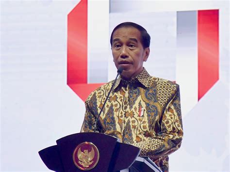 Jokowi Sebut Ciri Fisik Pemimpin Yang Mikir Rakyat Berambut Putih Ganjar Pranowo Konteks