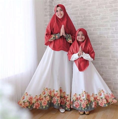 Gamis abaya terbaru ini memiliki look yang memang sangatlah indah dan cocok untuk acara penting. 50+ Koleksi Model Baju Gamis Couple Ibu dan Anak Terbaru ...