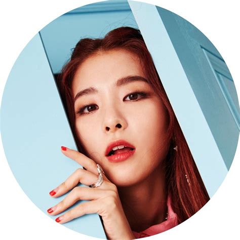 تشونغ ها و iz * one تشايون. Pin on Red Velvet