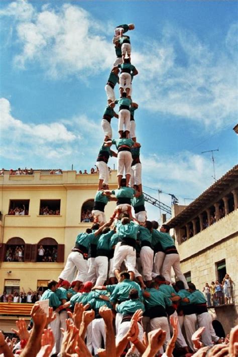 Catalonias Human Towers The Art Of Castells