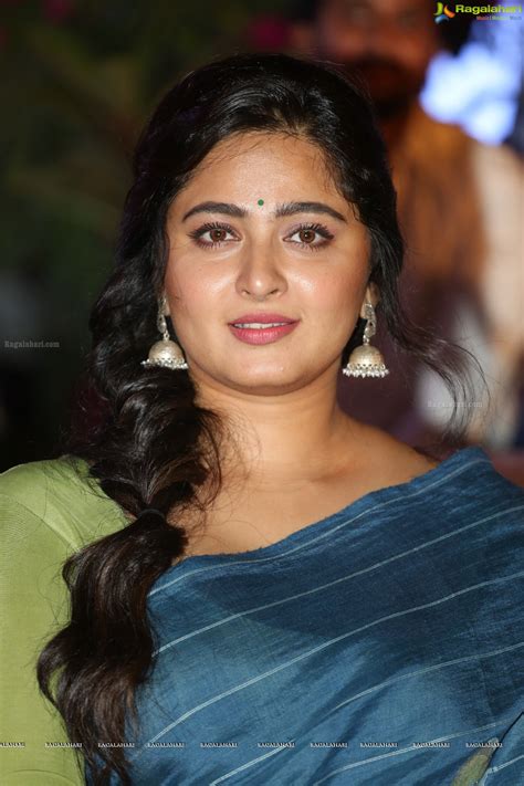 Her features are adorable and she shortly after i found bahubali on netflix in summer of 2017, i joined twitter and instagram solely for. Anushka Shetty to go for a detox programme
