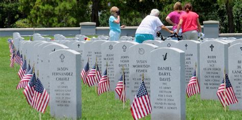 Visiting The Stunning Houston National Cemetery And Hemicycle