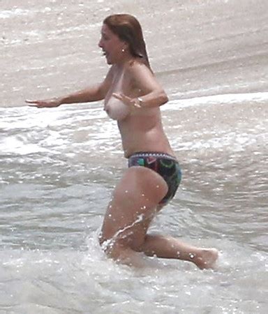 People S Court Judge Marilyn Milian Topless On A Beach Pict Gal