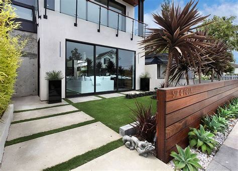8 Beautiful Modern Front Yard Landscaping Ideas That