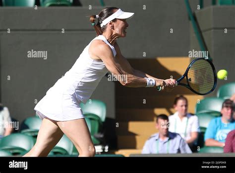 Martina Hingis Wimbledon Win Hi Res Stock Photography And Images Alamy