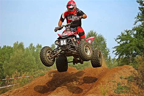 Dinç bilgin( bilgin grubu), hüznü özyeğin (fiba) ve mehmet emin karamehmet (çukurova grubu) oluşturdukları satel adlı şirketle. How To Jump On An ATV, A Guide To Quad Jumping - AtvHelper