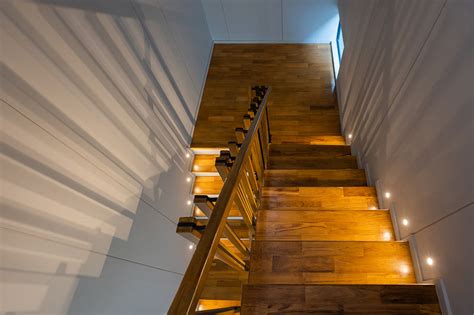 9 Inspiring Half Turn Staircase Ideas That Suit Any Space Homenish