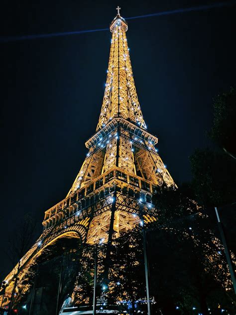Eiffel Tower Paris During Night Time 1780838 Der Lindenhof Gotha