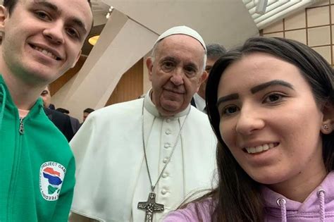 Young Scots Couple Grab Once In A Lifetime Selfie With Pope Francis