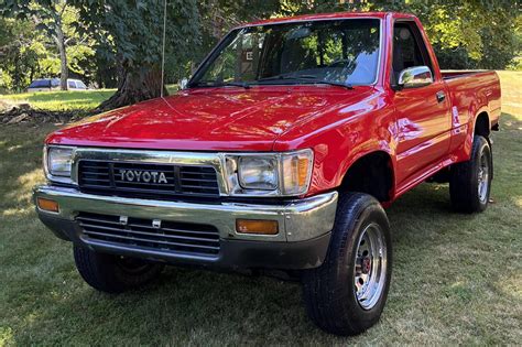 1989 Toyota Pickup Deluxe 4x4 For Sale Cars And Bids
