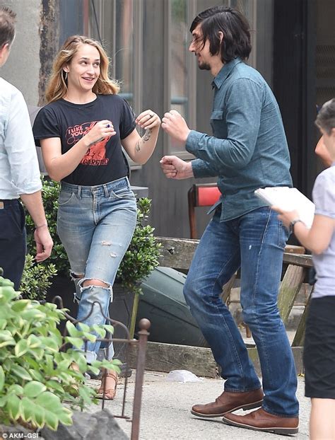 jemima kirke kisses female co star on the nyc set of hbo hit girls daily mail online