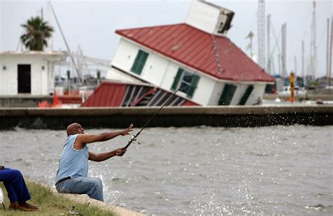 32 Harrowing Photos Of The Hurricane Katrina Aftermath Essence