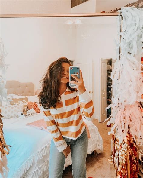 Emma Marie On Instagram Pretty Basic Mirror Selfie 🦋 Emma Marie