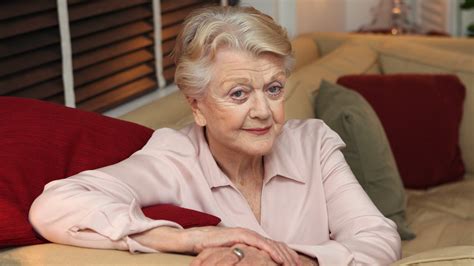 Angela Lansbury Tvs Favorite Sleuth On ‘murder She Wrote Dies At 96 The New York Times