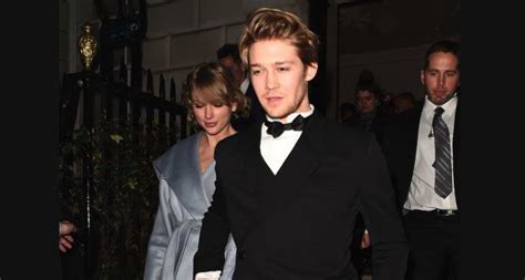 Taylor Swift Skipped Grammys For PDA Filled Night With Babefriend Joe Alwyn Pictures