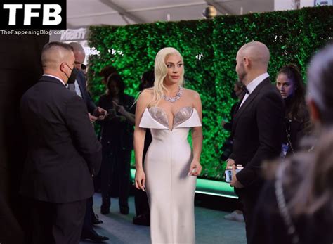 Lady Gaga Flaunts Her Tits At The 28th Annual Screen Actors Guild