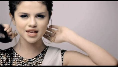 Selena Gomez Naturally Screencaps Selena Gomez Image 19405977