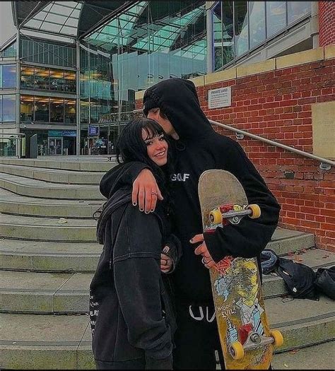 Pin By Nissa On Gothgrudge Grunge Couple Cute Couples Goals Skater Couple
