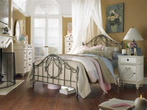 Find simple designs w/porches, small modern farmhouses, ranchers w/photos & more! 18 Charming Country Bedroom Designs That Will Delight You