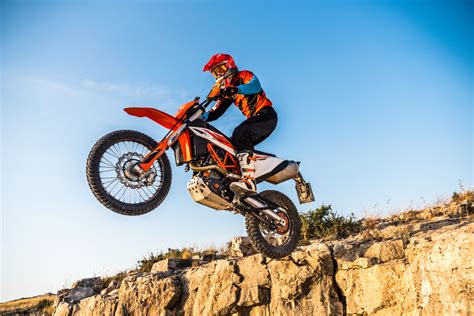 Claimed horsepower was 67.05 hp (50.0 kw) @ 7500 rpm. 2019 KTM 690 Enduro R First Look - Cycle News