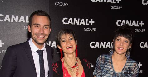 Bertrand chameroy is an actor and writer, known for la semaine des 4 jeudis (2014), golden moustache (2012) and 6 à la maison (2020). Bertrand Chameroy, Isabelle Morini-Bosc et Erika Moulet ...