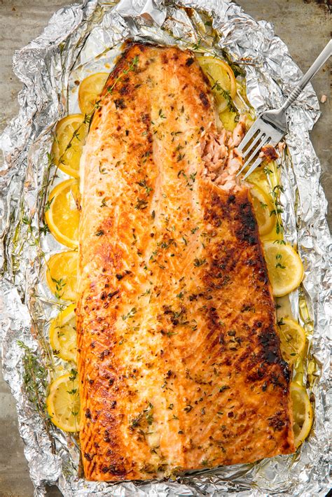 Today, all we're doing is rubbing the fillets with a little oil and sprinkling them with salt and pepper. 30+ Best Healthy Salmon Recipes - How To Cook Easy Salmon ...