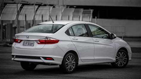 This honda city has air conditioner at the back. NOVO HONDA CITY 2020 → Preço, Fotos, Motor e Ficha Técnica