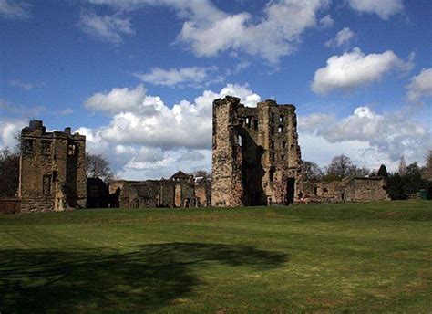 14 Picturesque English Castle Ruins Castles In England Castle
