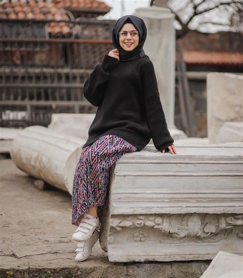 Sema Bekar Semaabekarr Photo Profil 50s Hijab Hipster Turtle Neck Sweaters Style