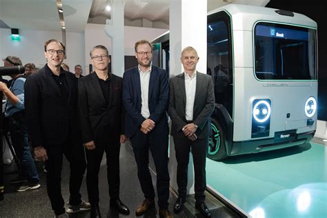 Autonome Shuttles HOLON Mover Feiert Heim Premiere In Hamburg