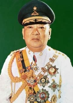 Sultan ibrahim ismail of johor coronation (2015). johor15