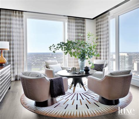 Elegant Chicago High Rise Condo Takes Its Cue From Its Stunning Views A