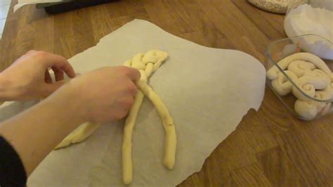 Four strand braid (3 different methods). Four-strand bread braid - YouTube