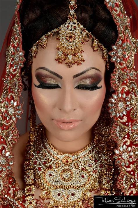 Rehan Siddique Arisas Makeovers Facebook Indian Bride Makeup Indian Makeup And Jewelry
