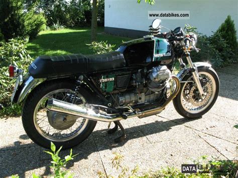 This is the third generation of 'guzzi's venerable v7 line, and the special has dna that goes all the way back to the v750 s3 of '75 in a conspicuous display of its deep roots but keeps things purely modern where it counts. 1975 Moto Guzzi 750 S3