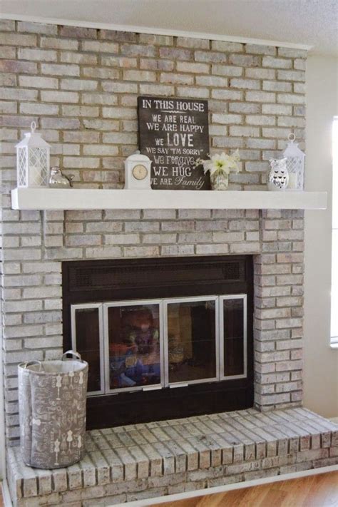 This is a great example of how to dress it up and bring out the best in it! 60+ Cozy Living Rooms Decorations Ideas | Brick fireplace ...