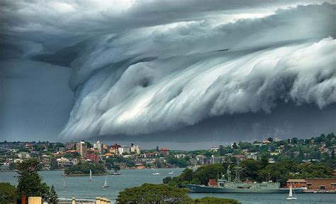 The tag cloud or word cloud excludes commonly used words to bring forth important words from survey responses. Breathtaking "Cloud Tsunami" Rolls Over Sydney | Bored Panda