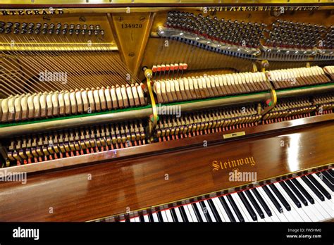 Red piano steinway sons High Resolution Stock Photography and Images