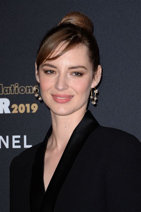 Bij elke film vind je een beschrijving en eventuele . Louise Bourgoin - 2019 Cesar Revelations Bash (More Pics ...