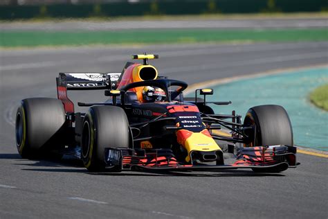 Na elke sessie vallen er een aantal coureurs af. Max Verstappen vierde in eerste kwalificatie van seizoen ...
