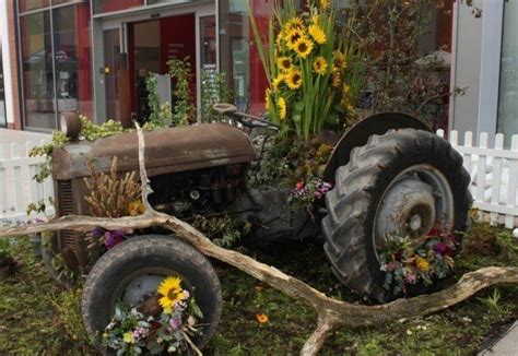 Pin By Gmis On Fordfordsonferguson Tractors Farm Yard Tractor