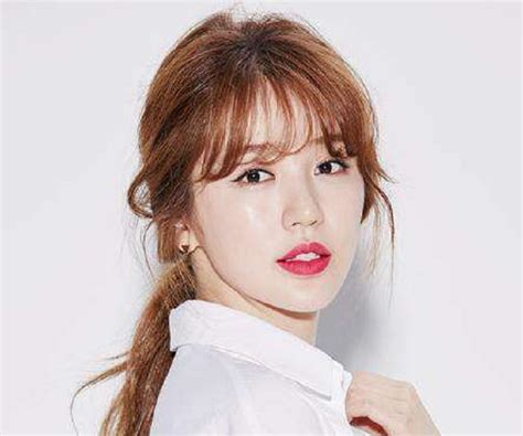 Yoon performed her first major role. Yoon Eun-hye Biography - Facts, Childhood, Family Life ...